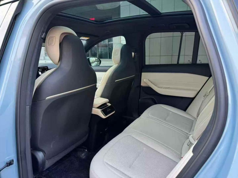 青岛25年蔚来ES68