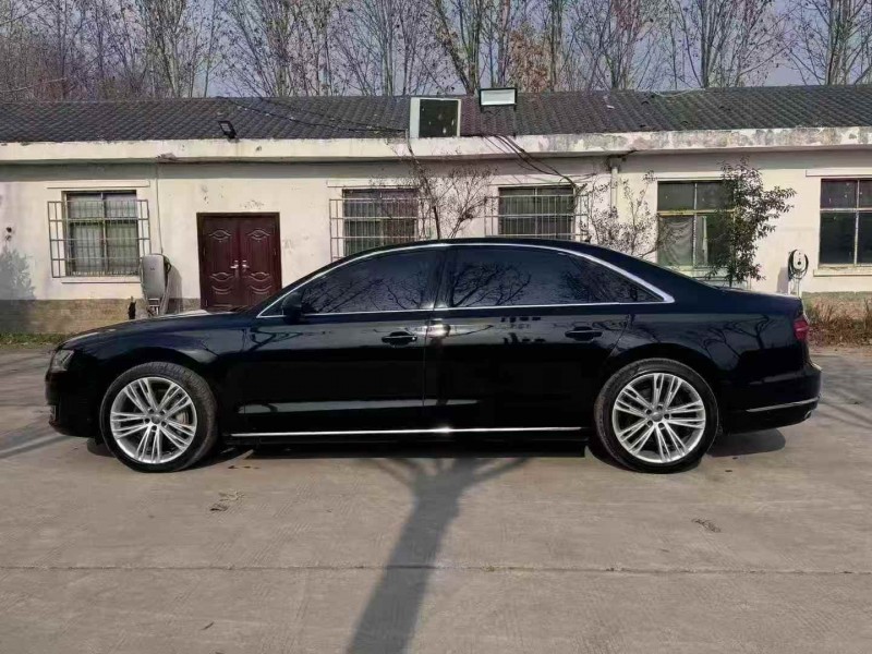 安阳17年奥迪A8L8