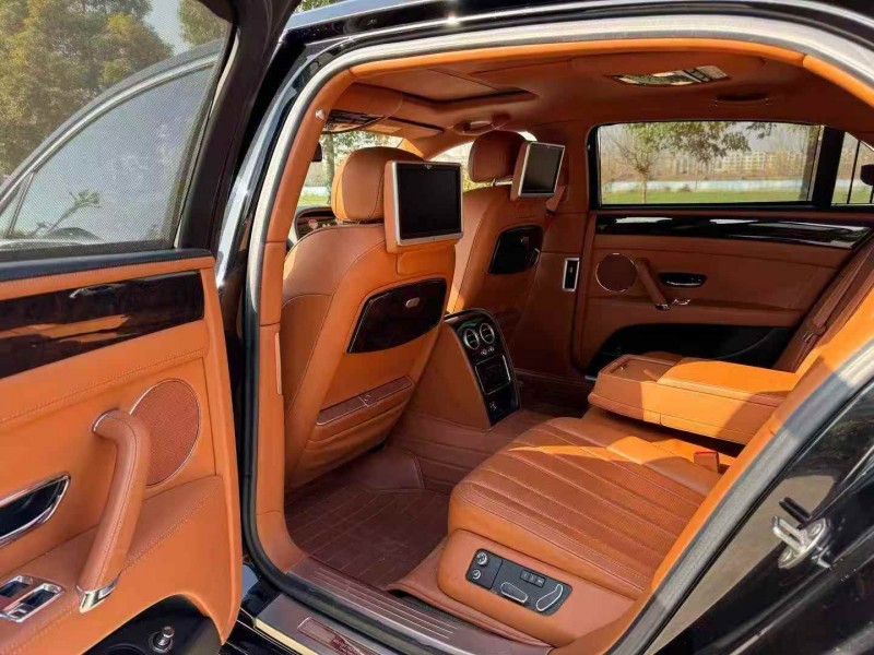 嘉兴16年宾利飞驰5