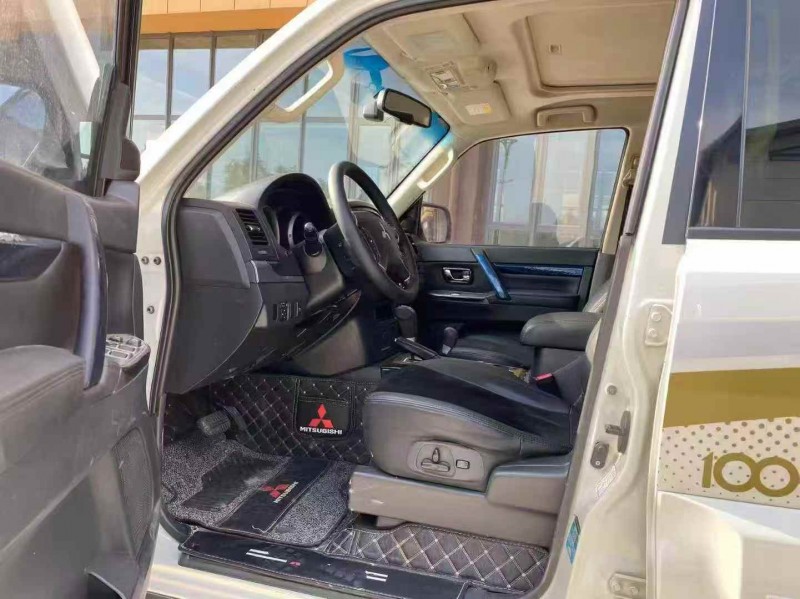 青岛19年三菱帕杰罗6