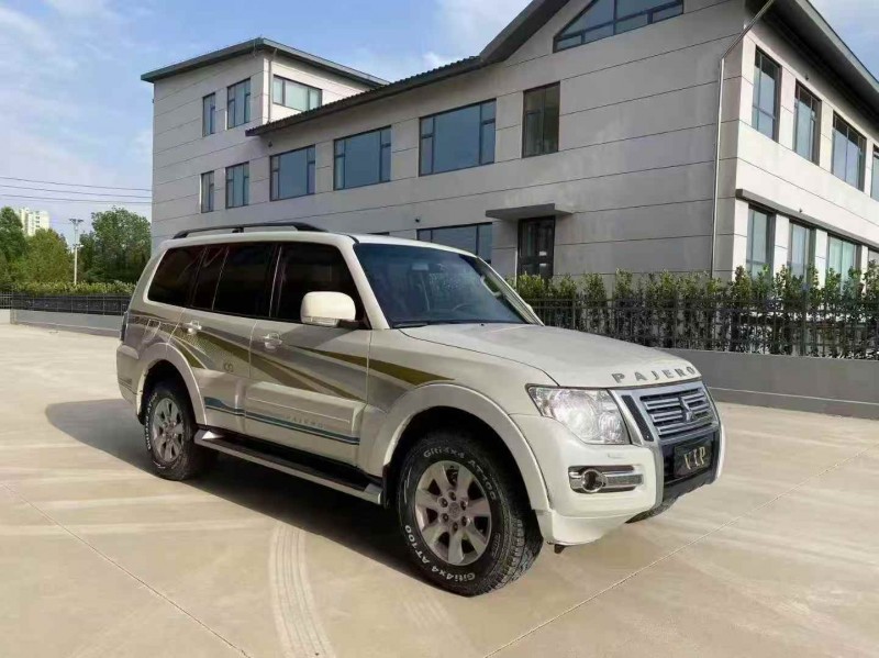 青岛19年三菱帕杰罗8