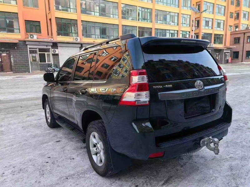 伊春15年丰田普拉多8