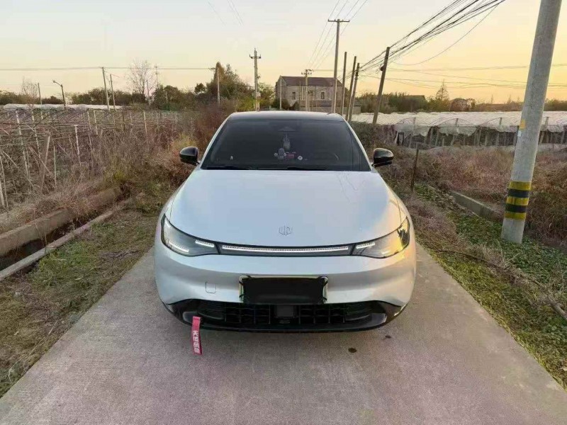 金华23年零跑汽车C011