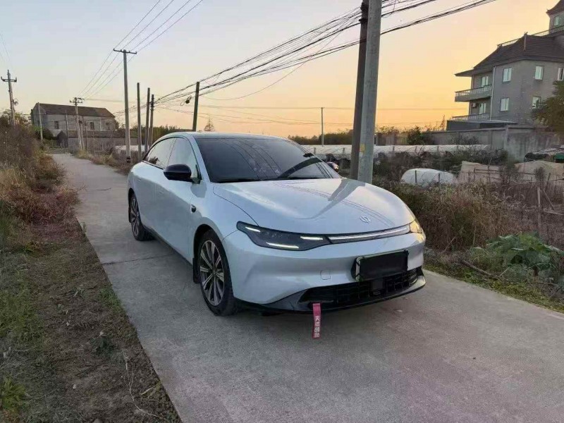 金华23年零跑汽车C012