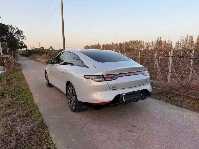 金华23年零跑汽车C017