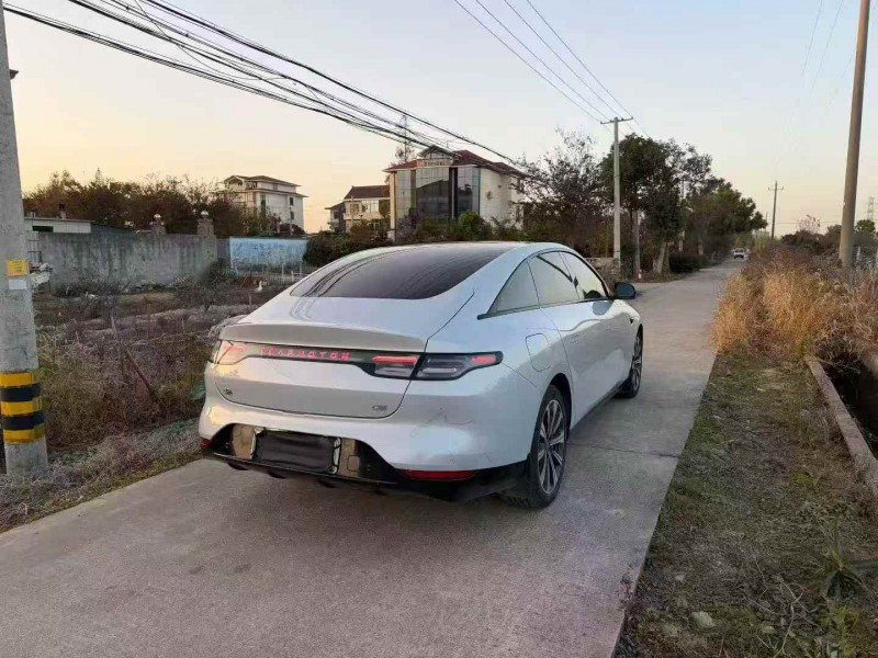 金华23年零跑汽车C018