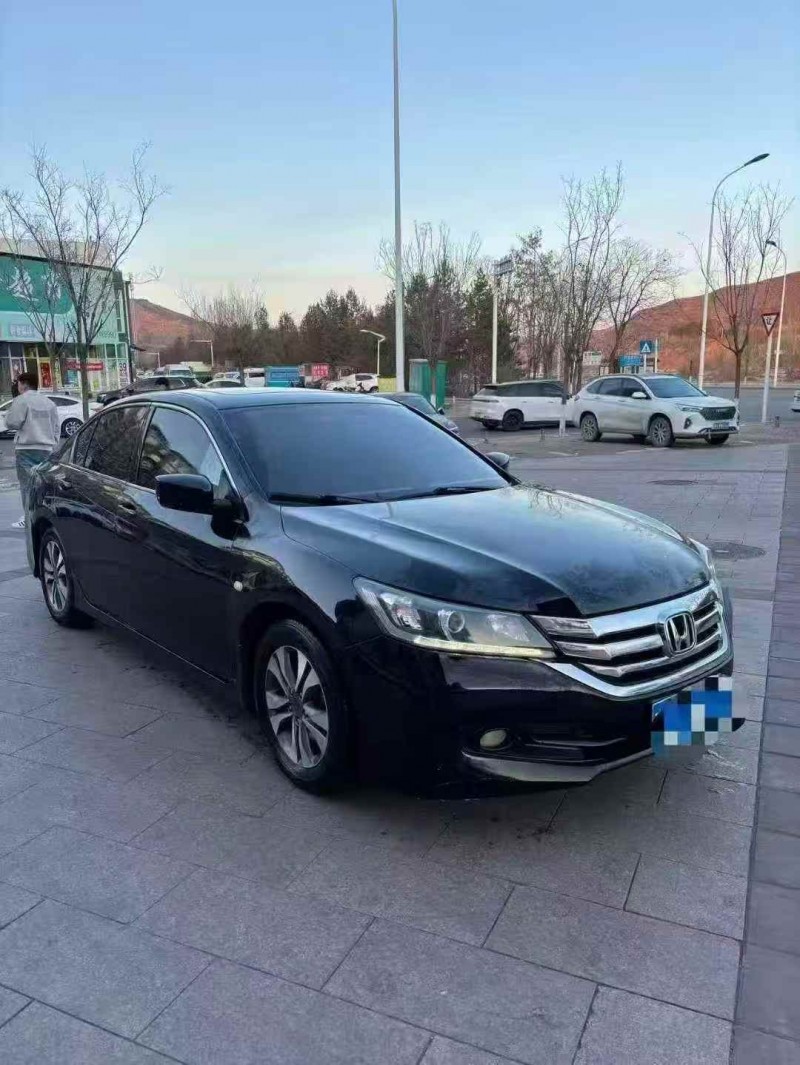 邢台14年本田雅阁2