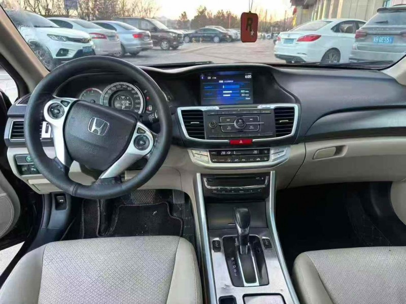 邢台14年本田雅阁6