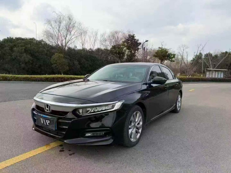 镇江19年本田雅阁3