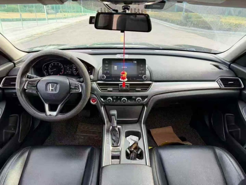 镇江19年本田雅阁4