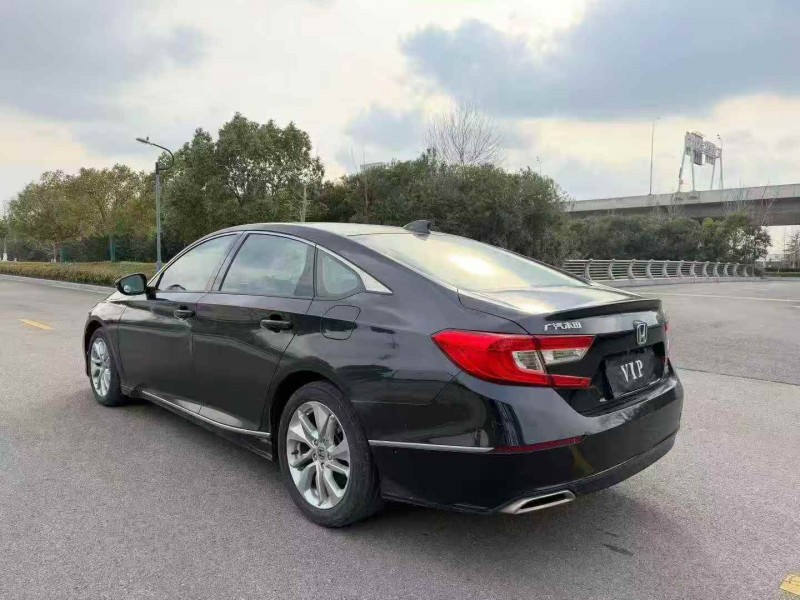 镇江19年本田雅阁9