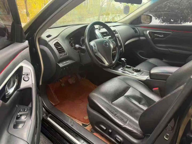 新余16年日产天籁4