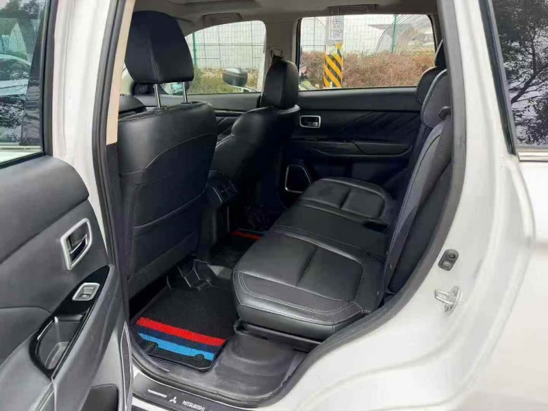 上海19年三菱欧蓝德5