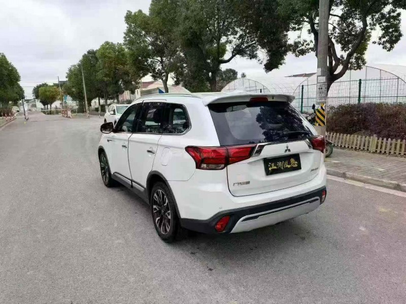 上海19年三菱欧蓝德8