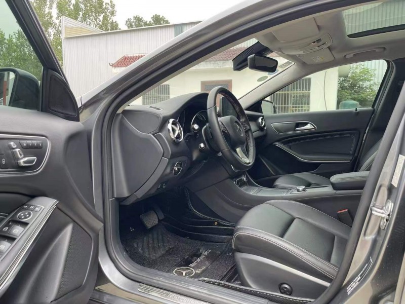 徐州19年奔驰GLA3