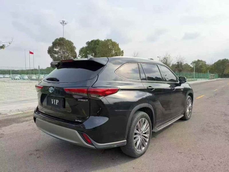 连云港23年丰田汉兰达7