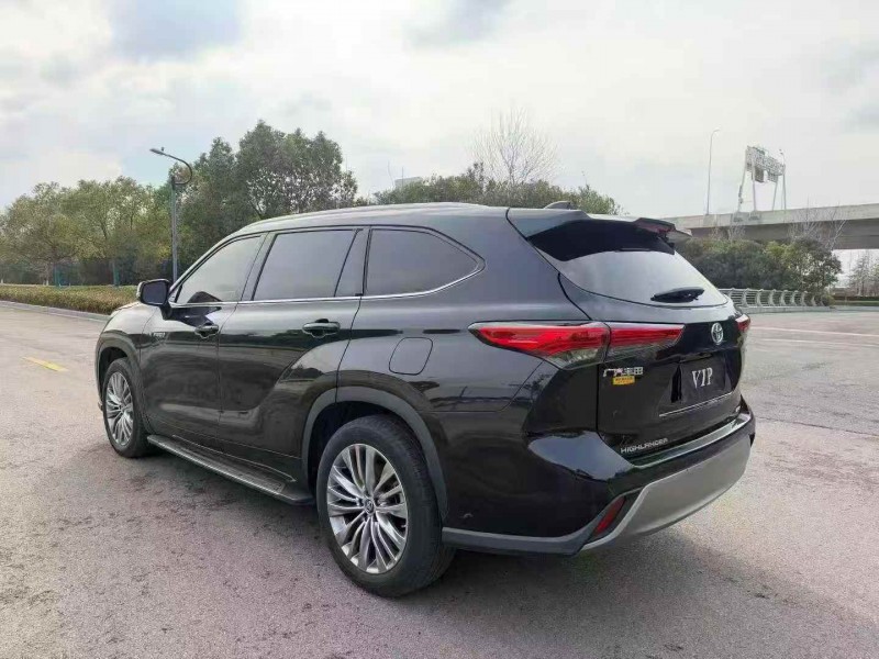 连云港23年丰田汉兰达8