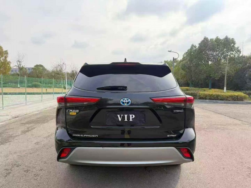 连云港23年丰田汉兰达9