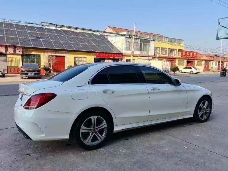 济宁21年奔驰C7