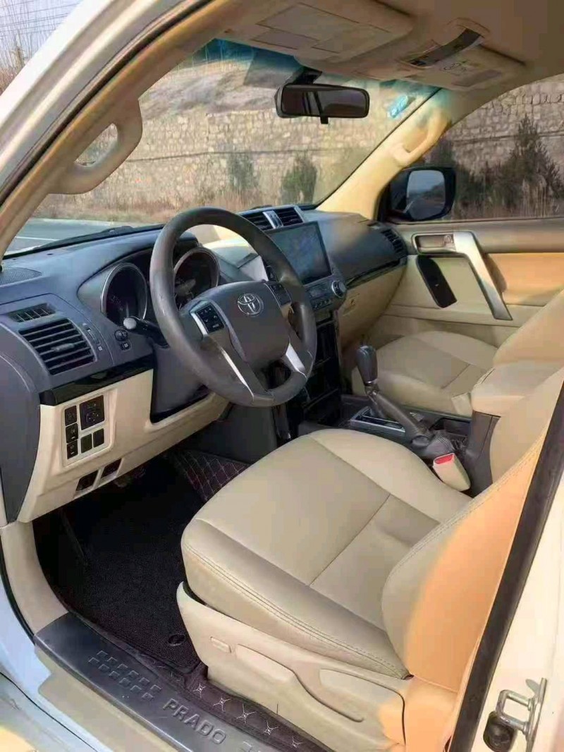青岛16年丰田普拉多6