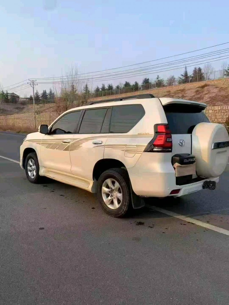 青岛16年丰田普拉多7