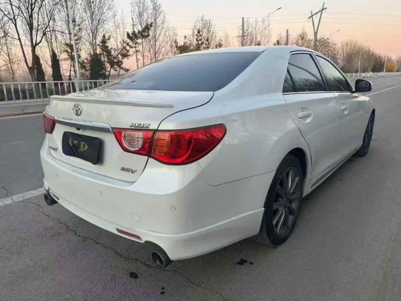 东营13年丰田锐志6