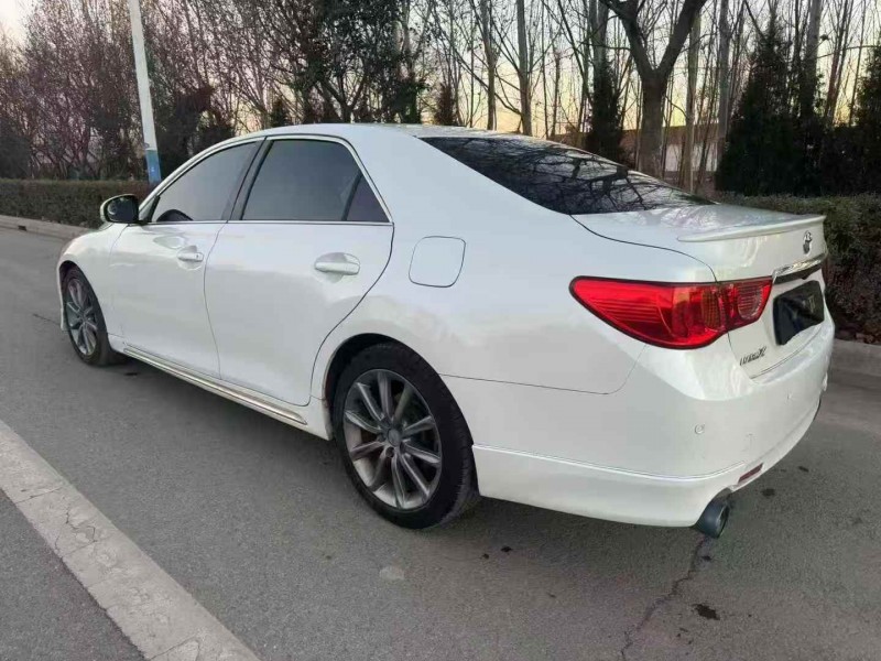 东营13年丰田锐志7