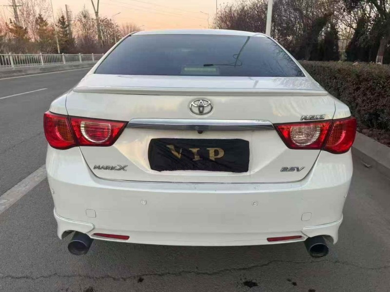 东营13年丰田锐志8