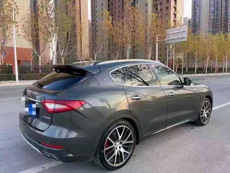 焦作18年玛莎拉蒂Levante7