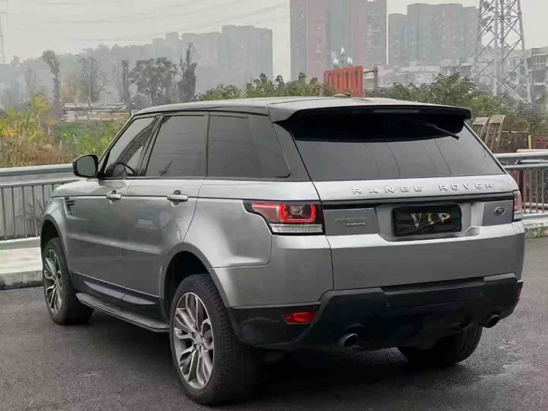 重庆16年路虎揽胜运动7