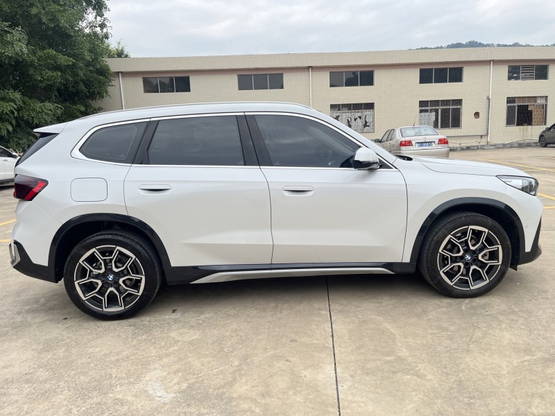 中山24年宝马X12