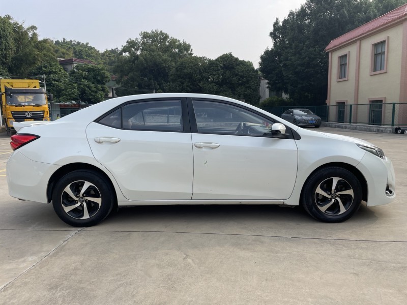 中山19年丰田雷凌2