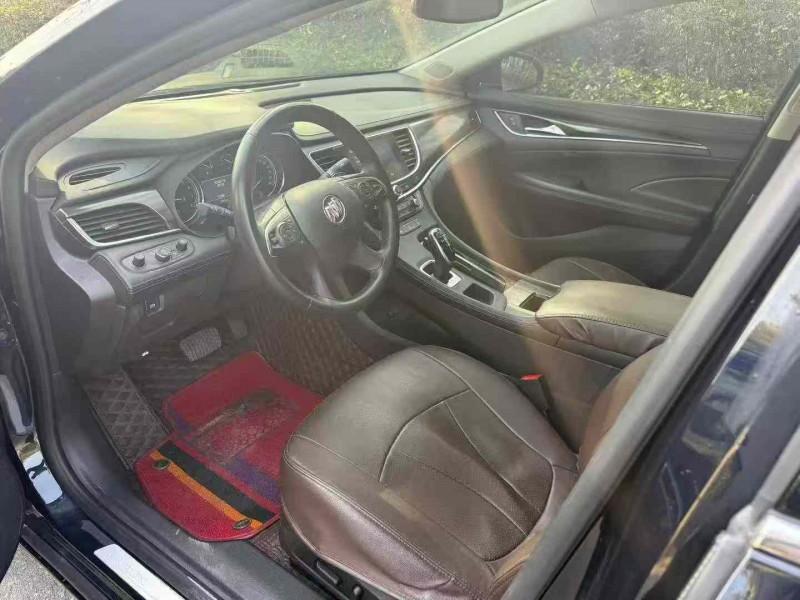 娄底22年别克君越5