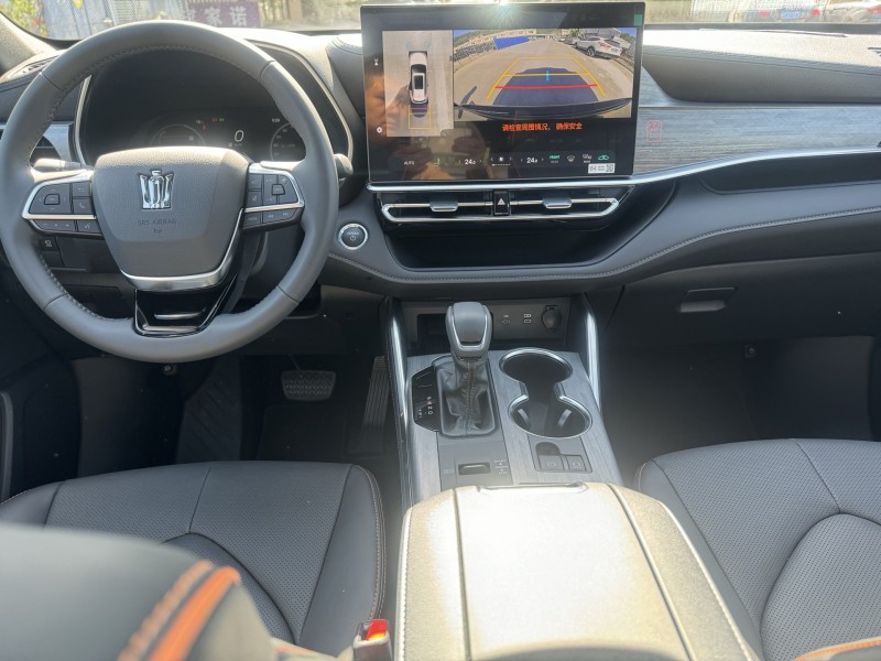 中山25年丰田皇冠6