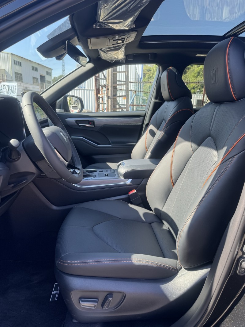 中山25年丰田皇冠8