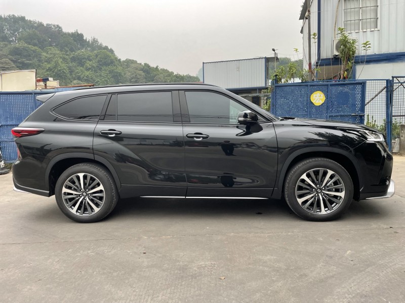 中山25年丰田皇冠2