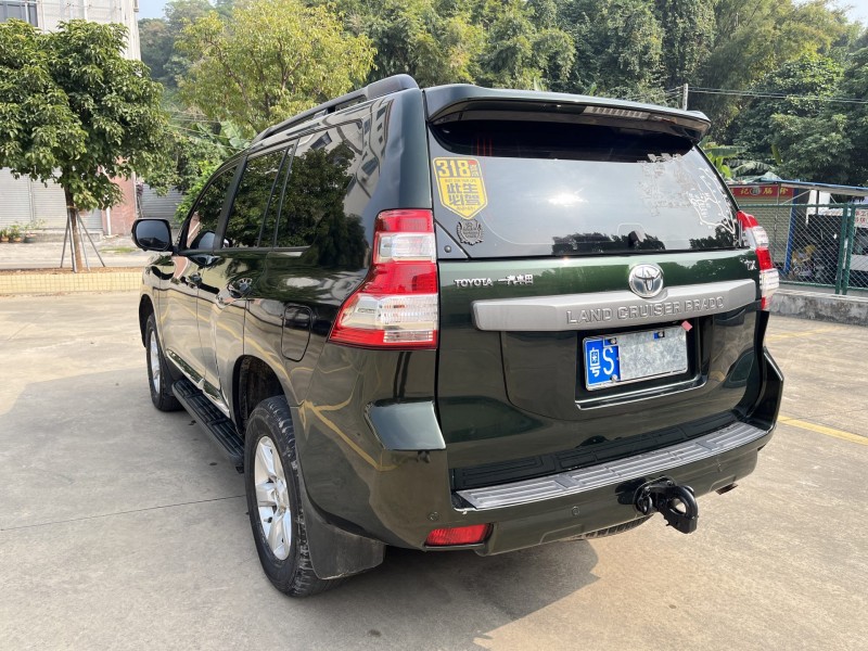 中山17年丰田普拉多4