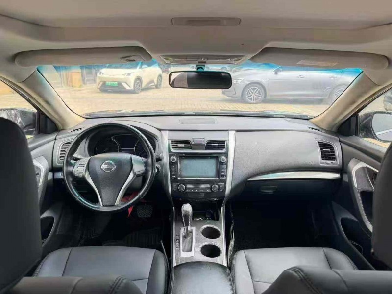 海口15年日产天籁4