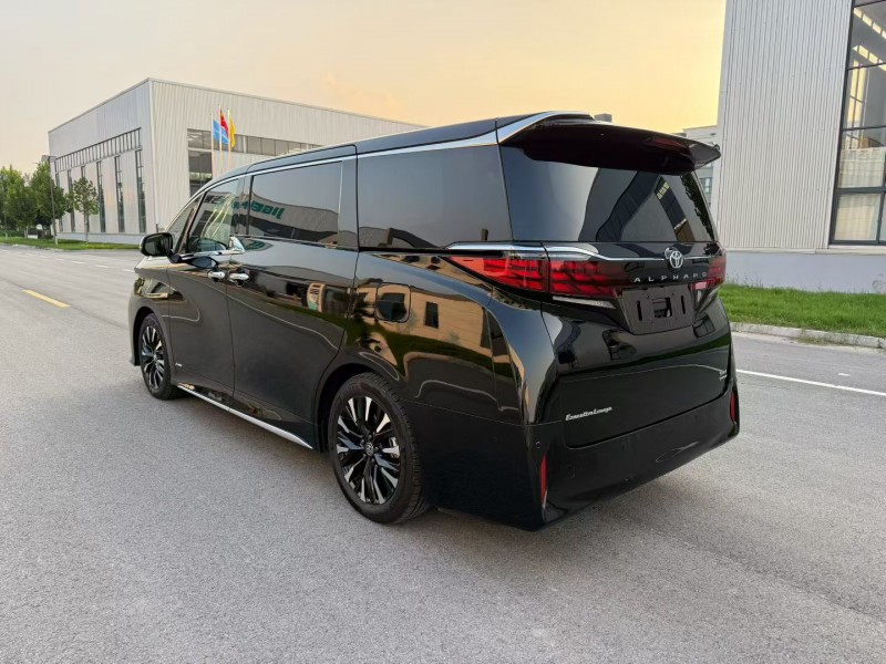 徐州25年丰田埃尔法8