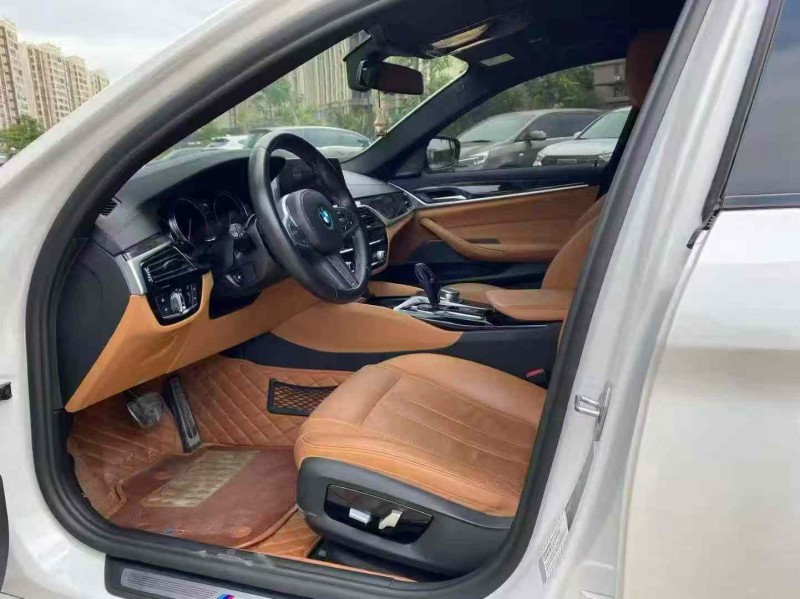 海口18年宝马5系4