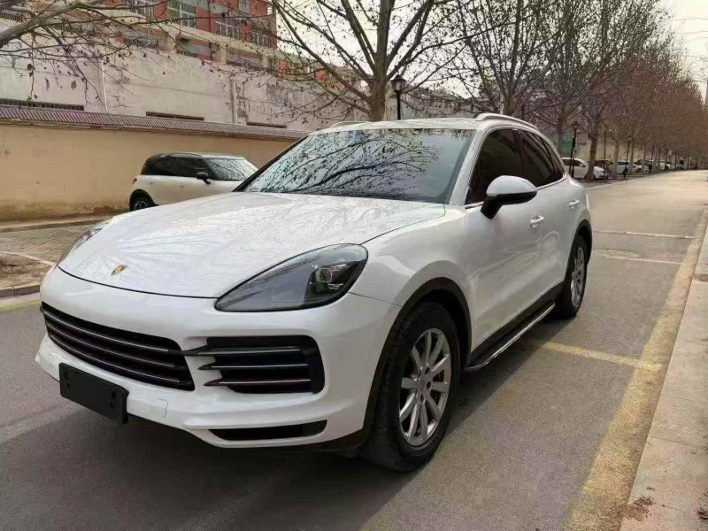 青岛19年保时捷卡宴2