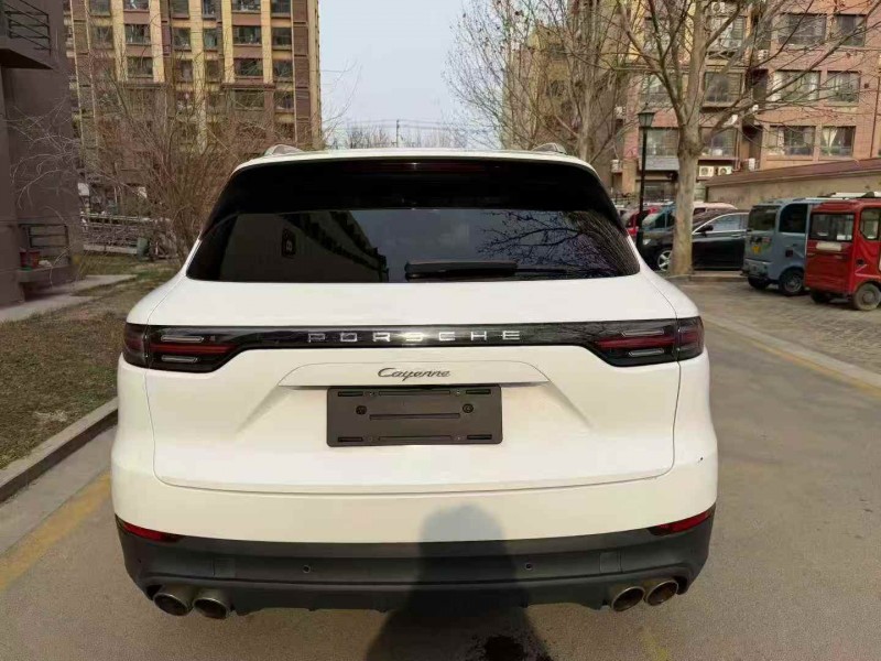 青岛19年保时捷卡宴8