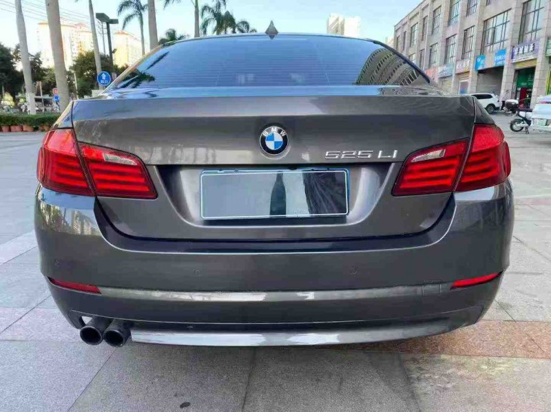 海口13年宝马5系9