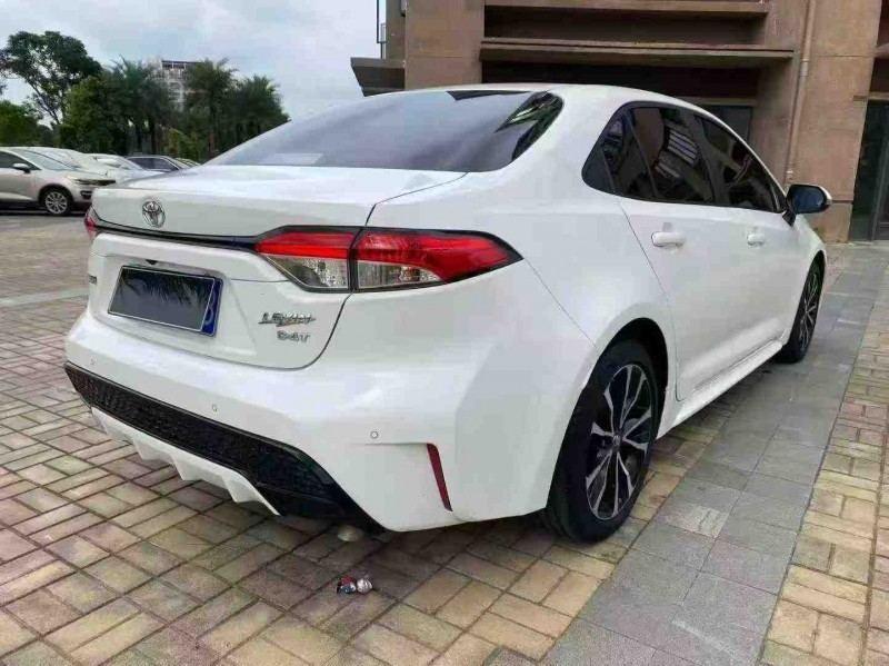 海口22年丰田雷凌8