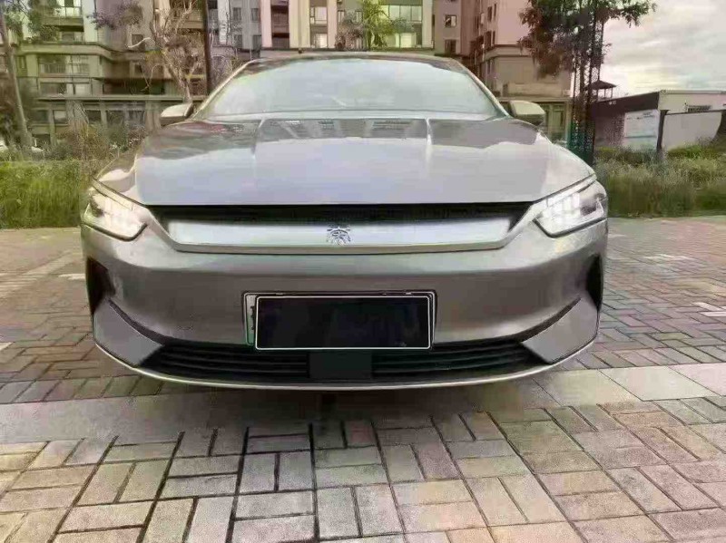 海口25年比亚迪秦1