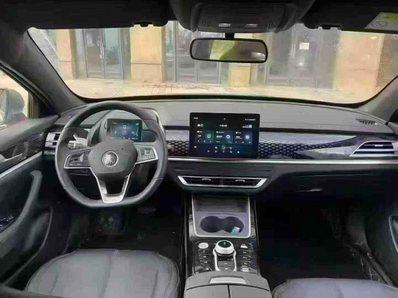 海口25年比亚迪秦5