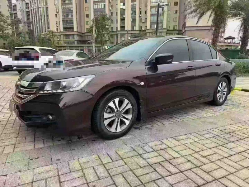 海口15年本田雅阁3