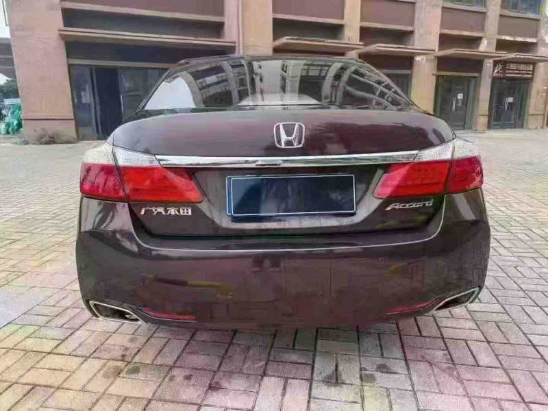 海口15年本田雅阁9