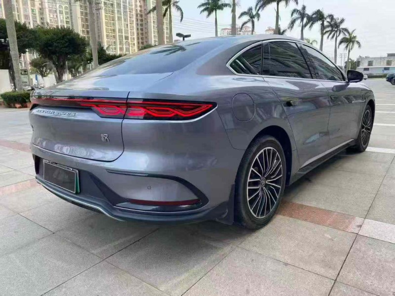 海口23年比亚迪汉8