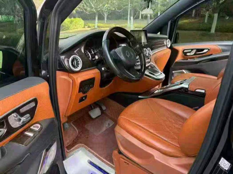 荆州24年奔驰唯雅诺4